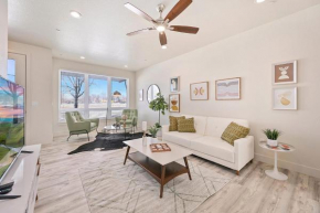 Mid-Century Townhome near Old Town, Breweries & River!